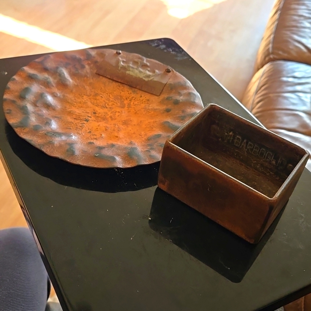 2 PIECES OF JAN BARBOGLIO METAL CRAFTS PLATE AND BOX